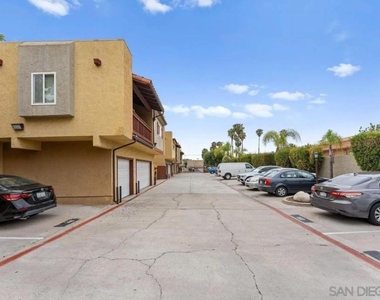 1000 Estes Street - Photo Thumbnail 6