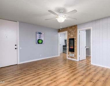31577 Lindero Canyon Road - Photo Thumbnail 2