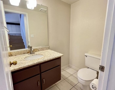 5798 Oak Bank Trail - Photo Thumbnail 10