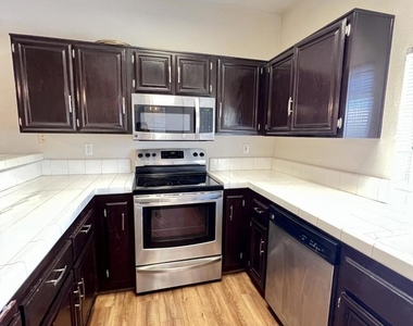 5798 Oak Bank Trail - Photo Thumbnail 2