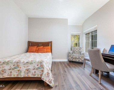 154 Symphony Lane - Photo Thumbnail 15