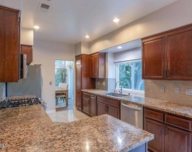 154 Symphony Lane - Photo Thumbnail 11