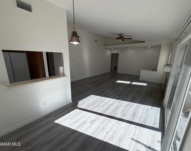 14832 Marquette Street - Photo Thumbnail 5