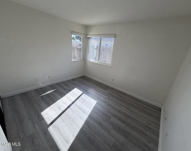 14832 Marquette Street - Photo Thumbnail 15