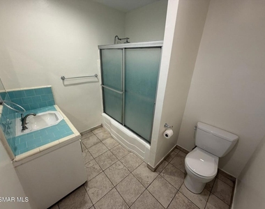 6555 Hazeltine Avenue - Photo Thumbnail 6
