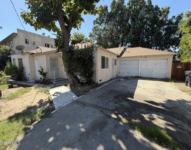6555 Hazeltine Avenue - Photo Thumbnail 9