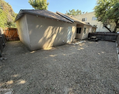 6555 Hazeltine Avenue - Photo Thumbnail 8