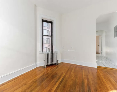  East 38th Street - Photo Thumbnail 1