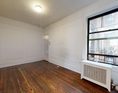 York Avenue - Photo Thumbnail 6