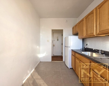 121-06 109th Ave - Photo Thumbnail 1