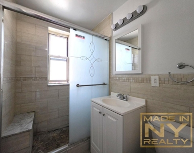 189-14 Crocheron Ave - Photo Thumbnail 4