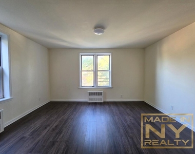 189-14 Crocheron Ave - Photo Thumbnail 2