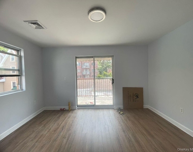 14916 Barclay Avenue - Photo Thumbnail 3