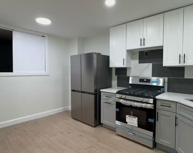 4521 Robinson Street - Photo Thumbnail 5