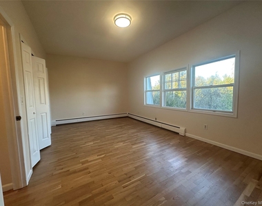 8 Patio Road - Photo Thumbnail 4
