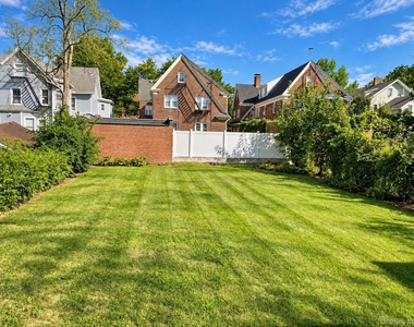 159 Elm Avenue - Photo Thumbnail 10