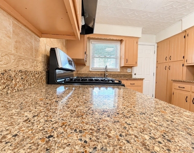 159 Elm Avenue - Photo Thumbnail 3