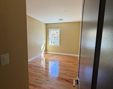 24712 139th Avenue - Photo Thumbnail 6