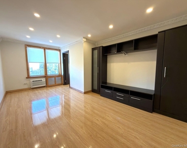 8336 Beverly Road - Photo Thumbnail 3