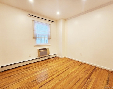 94-08 89 Avenue - Photo Thumbnail 18