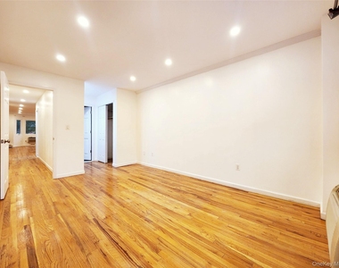 94-08 89 Avenue - Photo Thumbnail 11