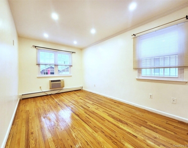94-08 89 Avenue - Photo Thumbnail 16