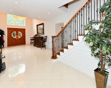 42 Willow Tree Road - Photo Thumbnail 3