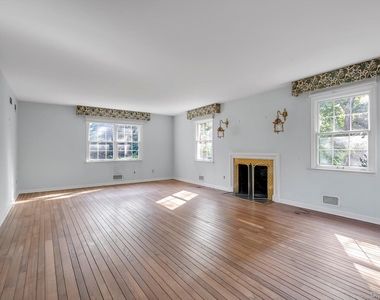 14 Oak Lane - Photo Thumbnail 8