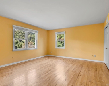 14 Oak Lane - Photo Thumbnail 16