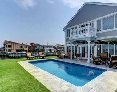 609 E Bay Drive - Photo Thumbnail 19
