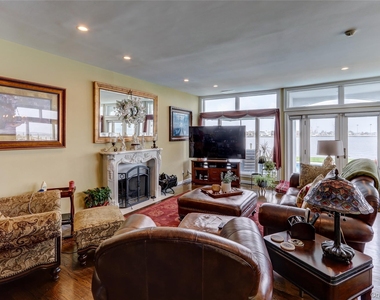 609 E Bay Drive - Photo Thumbnail 6