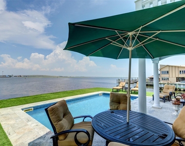 609 E Bay Drive - Photo Thumbnail 16