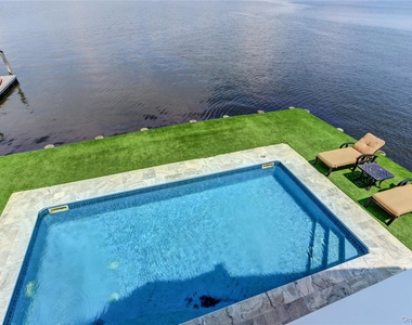 609 E Bay Drive - Photo Thumbnail 15