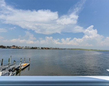 609 E Bay Drive - Photo Thumbnail 13