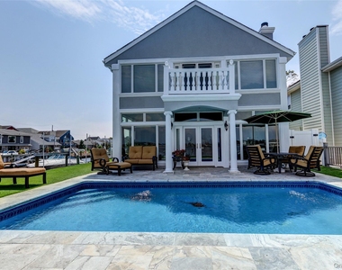 609 E Bay Drive - Photo Thumbnail 20
