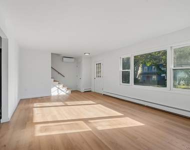 148 Charles Street - Photo Thumbnail 3