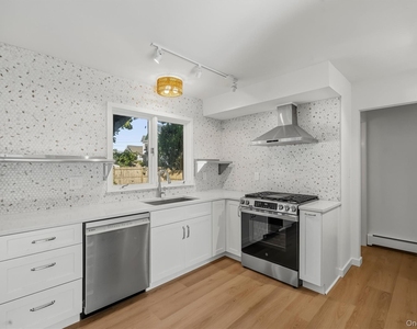 148 Charles Street - Photo Thumbnail 8
