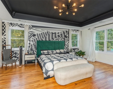 1402 Merrick Avenue - Photo Thumbnail 14