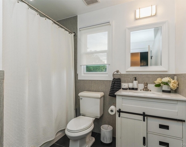 1402 Merrick Avenue - Photo Thumbnail 18