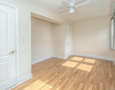 75 Frost Pond Road - Photo Thumbnail 7
