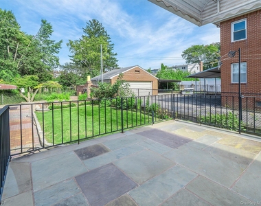 75 Frost Pond Road - Photo Thumbnail 9