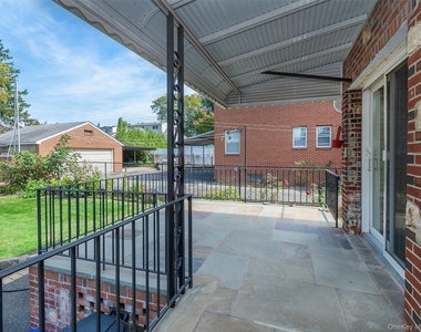 75 Frost Pond Road - Photo Thumbnail 1