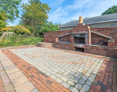 75 Frost Pond Road - Photo Thumbnail 12