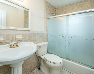75 Frost Pond Road - Photo Thumbnail 8