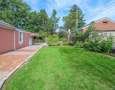 75 Frost Pond Road - Photo Thumbnail 11