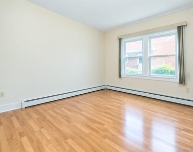 75 Frost Pond Road - Photo Thumbnail 5