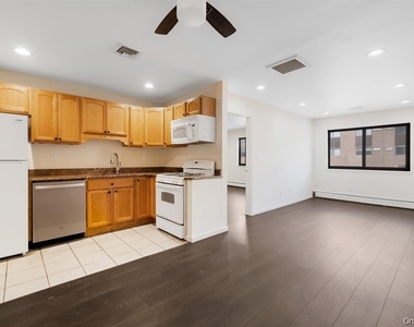 3 Charles Lane - Photo Thumbnail 19