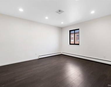 3 Charles Lane - Photo Thumbnail 12