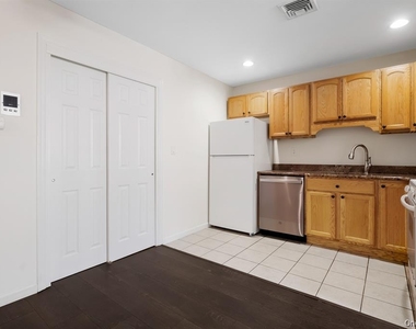 3 Charles Lane - Photo Thumbnail 5