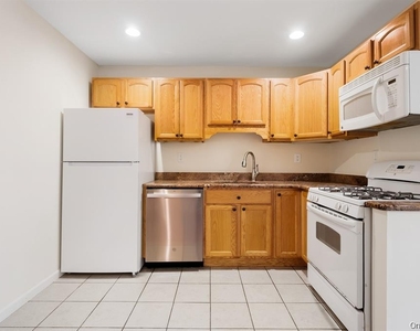 3 Charles Lane - Photo Thumbnail 18